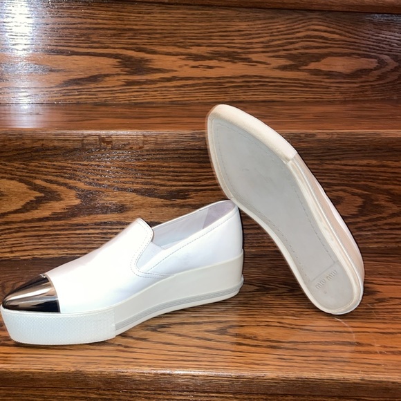 Miu Miu Black Leather Metal Cap-Toe Slip-On Sneakers white - Picture 4 of 4